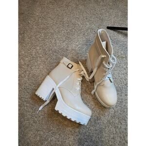 NWOT luxmax womens platform beige and white lace up ankle boots sz 41